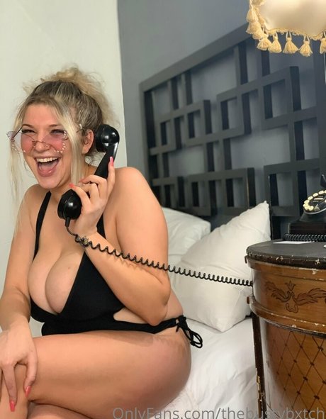 thebustybxtch star exclusive images