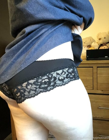 shypnotised model erotic pics