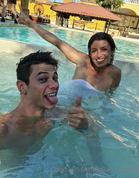 juliarocaxfree adult model image