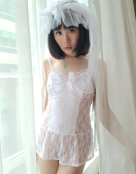 itsbellaadrianna sexy actress archive