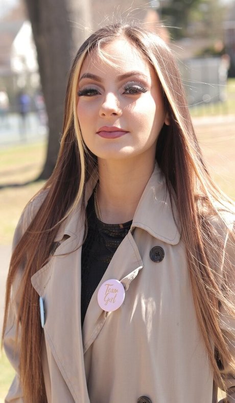 therealraneesax pretty pornstar photo