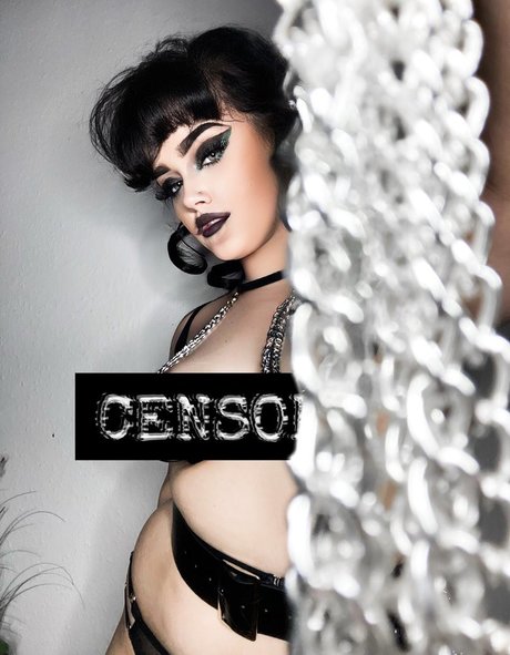 mechedaily model beautiful photo