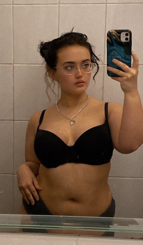 mechedaily sex model pic