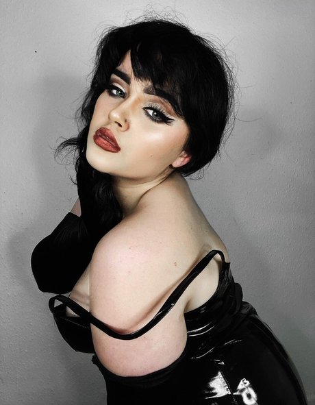 mechedaily art actress pictures