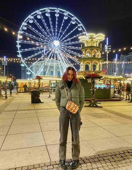 wowredchich sexy star galleries