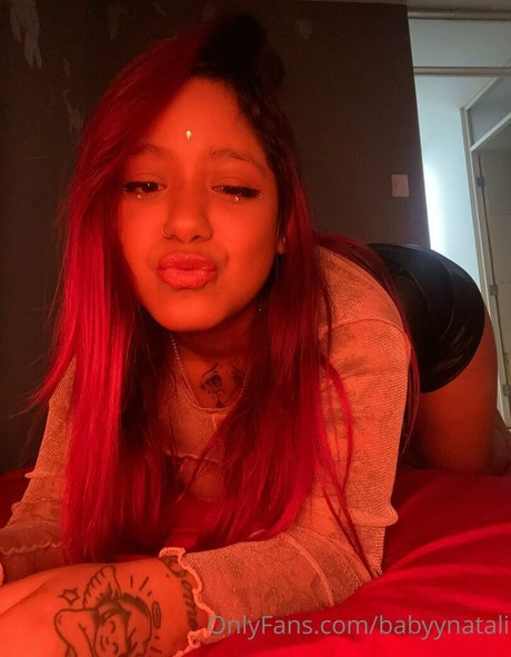 babyynatali hot model img