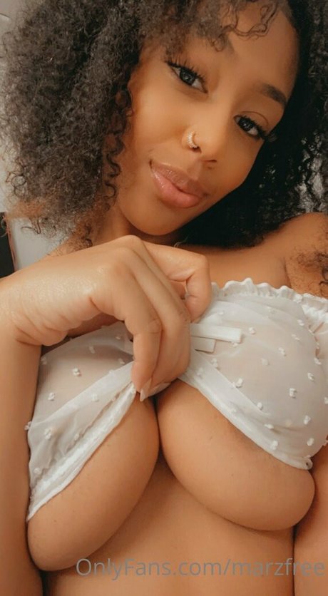 marzfree xxx actress photo