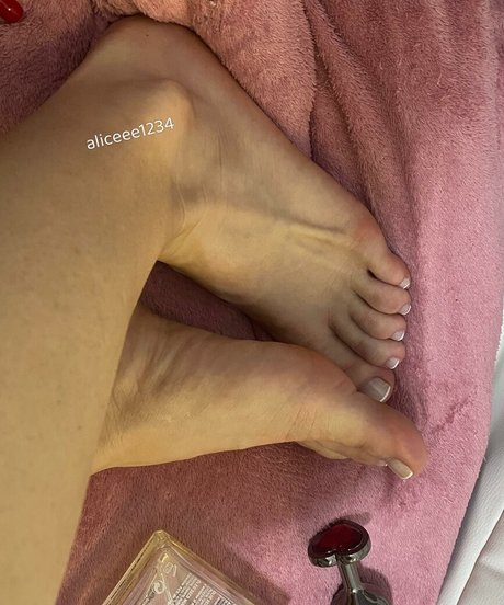 Alice Big Clit pornstar erotic pic