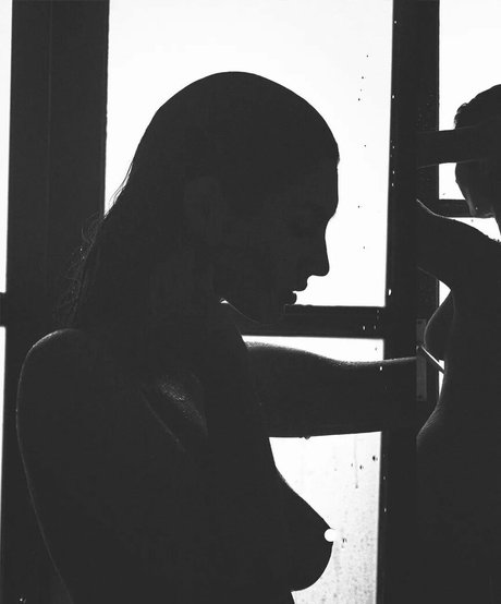 Bethanylydiaa model img