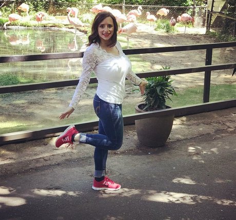 Sarah H model nude photos