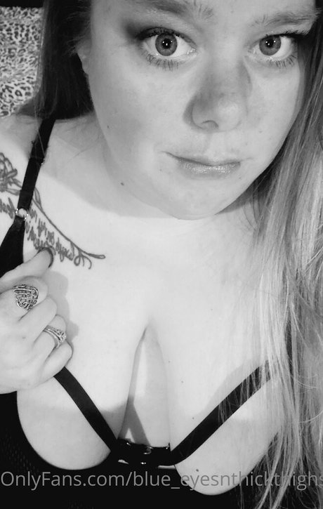 blue eyesnthickthighs star porn pictures