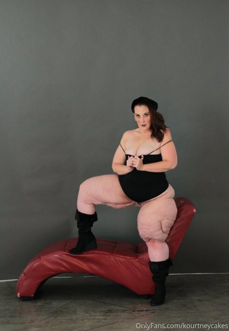 kourtneycakes porn actress img
