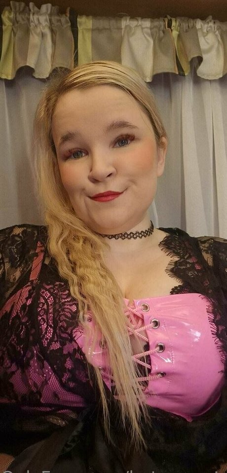 hot secrets exclusive star photo