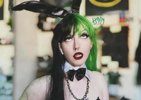 notbunnybrat model pretty image