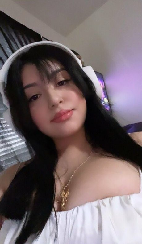 escieh exclusive model pic