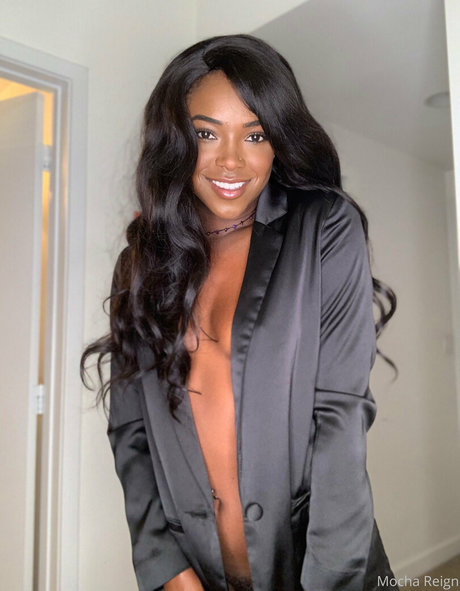 mochareignvip naked model img