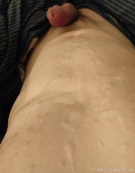 flounch nude actress pic