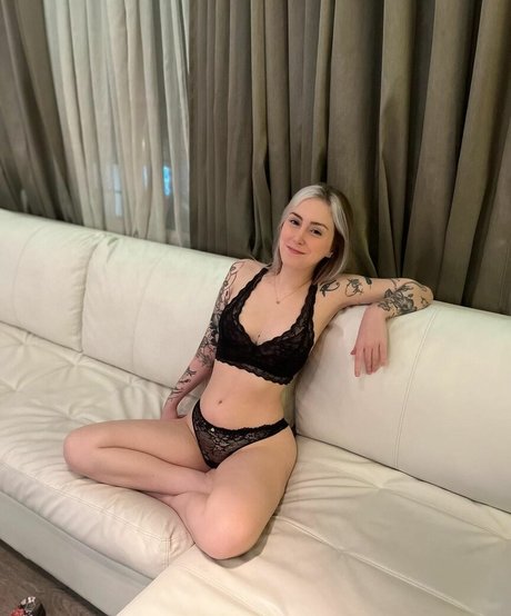 Daphne Palumbo sexy star pictures