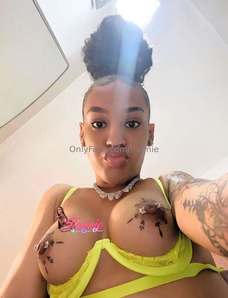 tiahnie star adult galleries