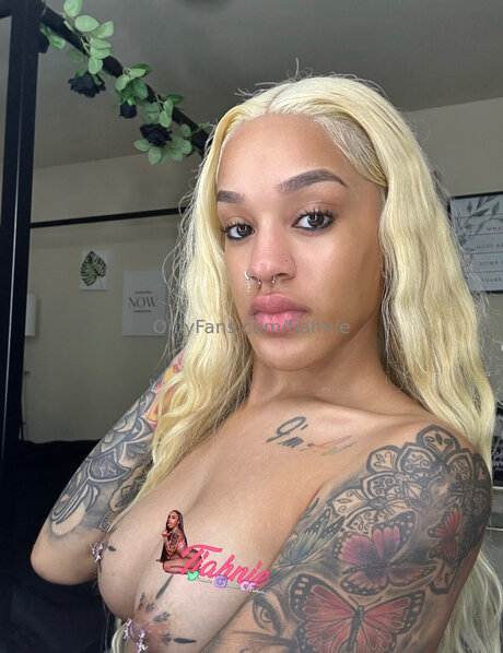 tiahnie adult model pictures
