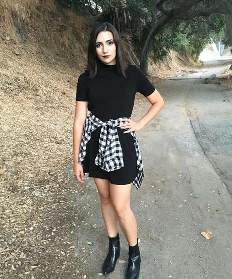 Safiya Nygaard high quality star pictures