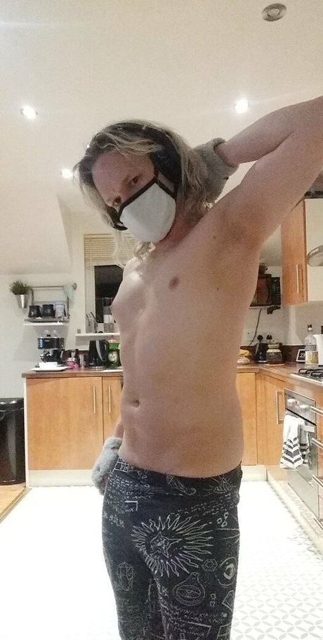 flarewolfsbane Profile pic