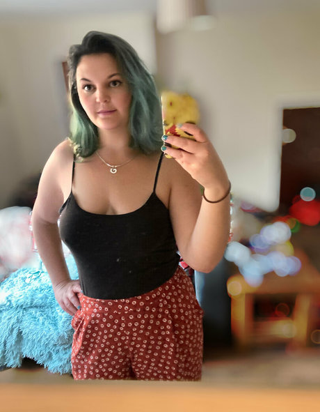 daizeeblu star hot images