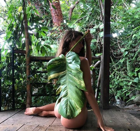 Yanusya nude model archive