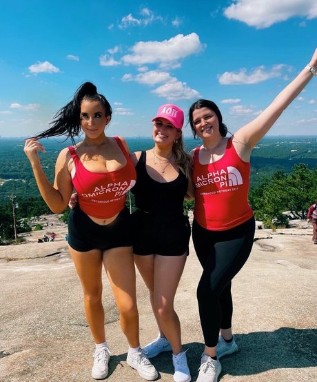 Olivia O model sexy pics