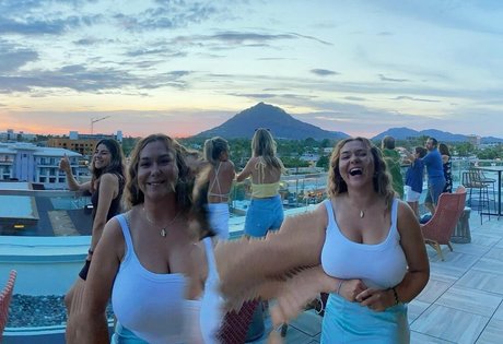 Julia G naked star photos