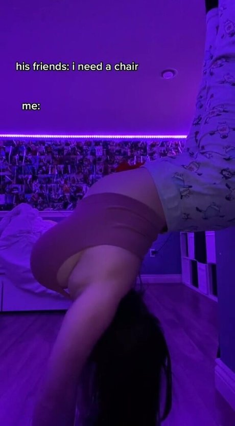 Kenzie A top actress image