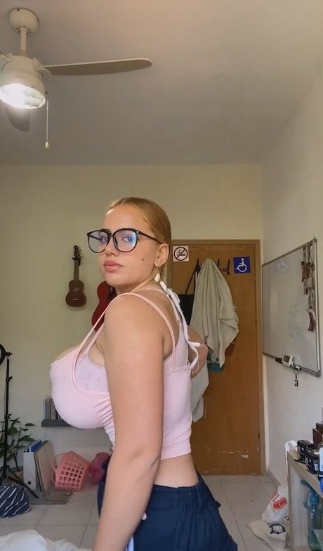 Adva A star free picture