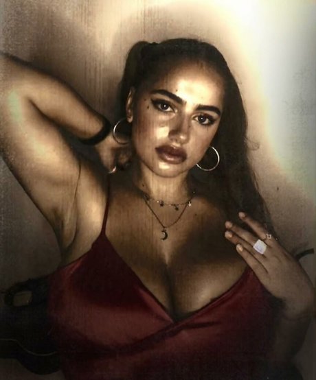 Adva A xxx pornstar picture