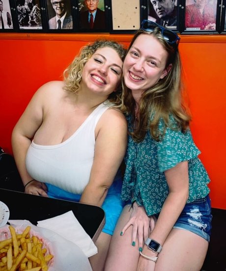 sex girls onlyfans pornographic pic