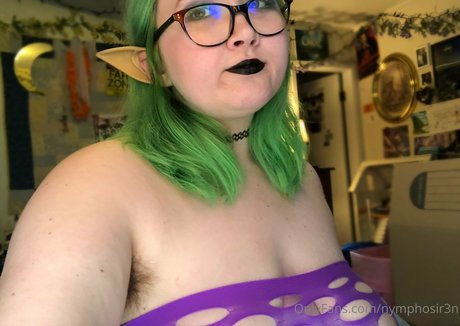 nymphosir3n sexy model pic