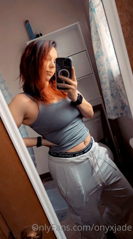 onyxjade adult model image