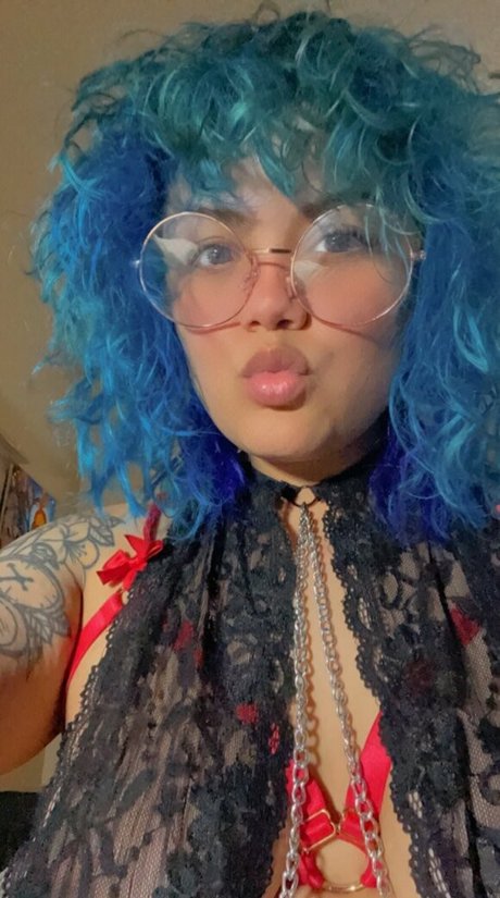 raeeraii sexy model image