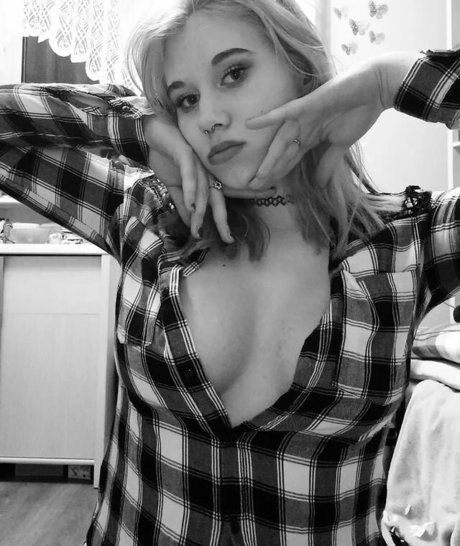 Aleksandra Ostrowska model sex gallery