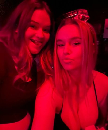 Hailey F beautiful star image