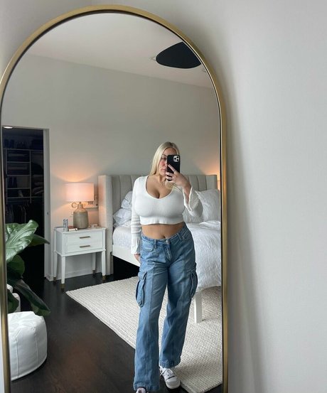 Holly Y model xxx images