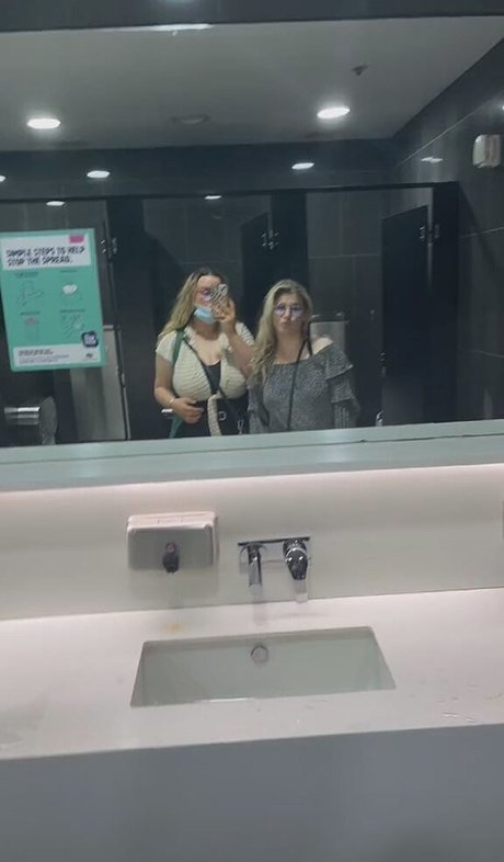 Emily J hd actress pics