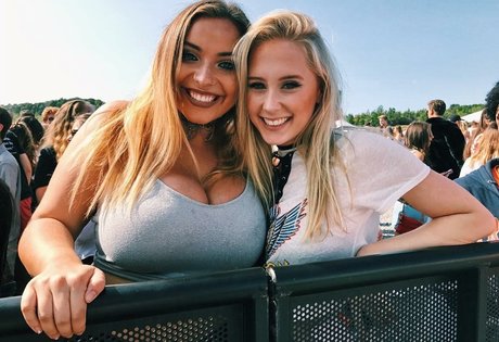 Emily E nice model pic