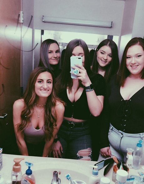 Hannah V pornstar nudes photos