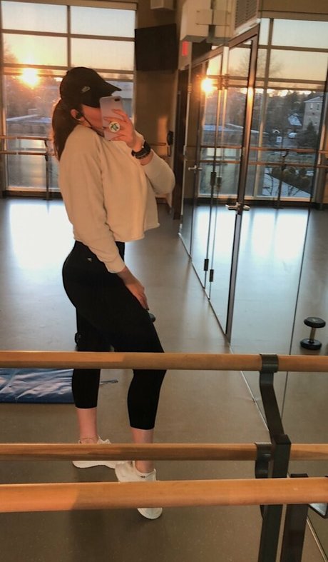 Hannah V hot star photos