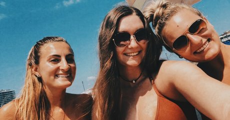 Hannah V model adult picture