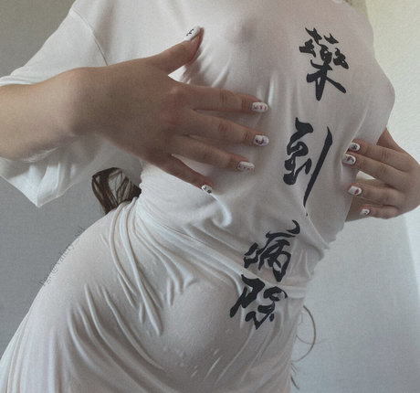 Valeria Sladkih star erotic image