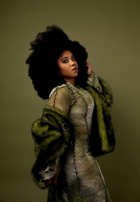 Anjelika Washington beautiful model photos