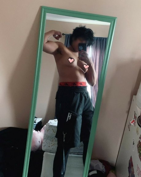 Stevieryu pornstar nude picture