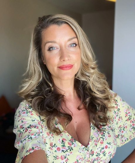 Sarah Champion beautiful actress image