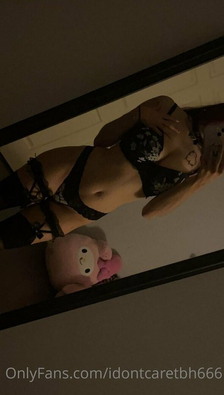 idontcaretbh666 nudes model image